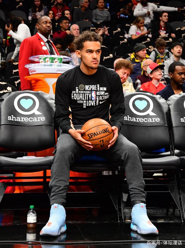 总有人黑C罗“跳水”？毛剑卿：这也是门艺术，跳得好叫艺术（C罗屡遭“跳水”质疑？毛剑卿：这门本事，跳得漂亮也是艺术）