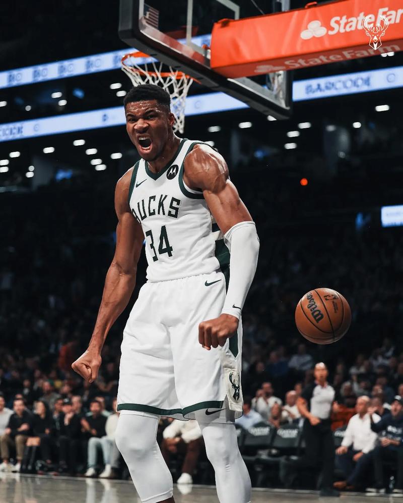 克雷莫内塞vs莱切：瓦尔迪、奥代罗首发，班达、法尔科内出战（克雷莫内塞对阵莱切：瓦尔迪、奥代罗先发亮相，班达与法尔科内确认出战）