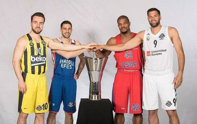 记者：本届世界杯将有半场球员和教练采访，赛前两天开发布会（记者称本届世界杯将增设半场球员与教练采访，赛前两日举行发布会）