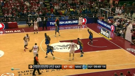 意甲最新积分战报：两大强队落败，榜首易主，争冠形势乱了（意甲积分最新形势：两豪门失利，头名易位，冠军悬念陡增）